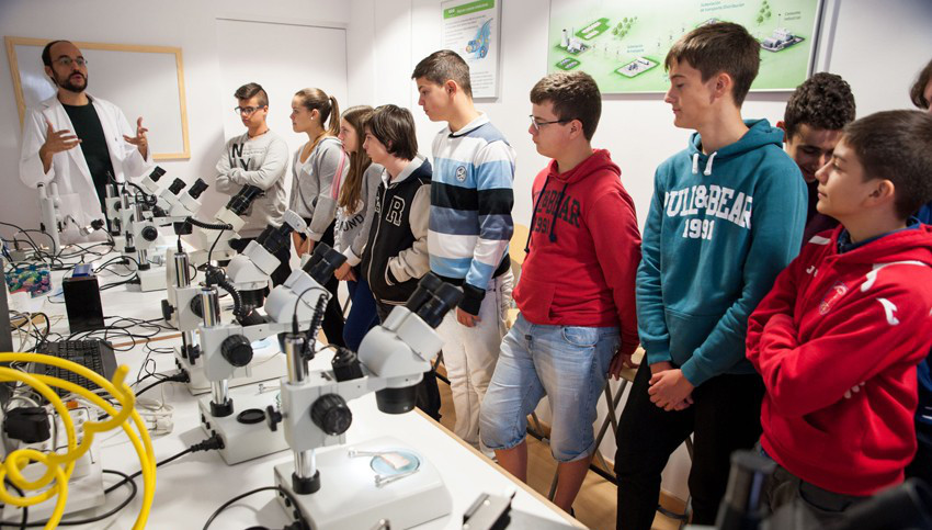 Movilab Movilab, un laboratorio científico sobre ruedas