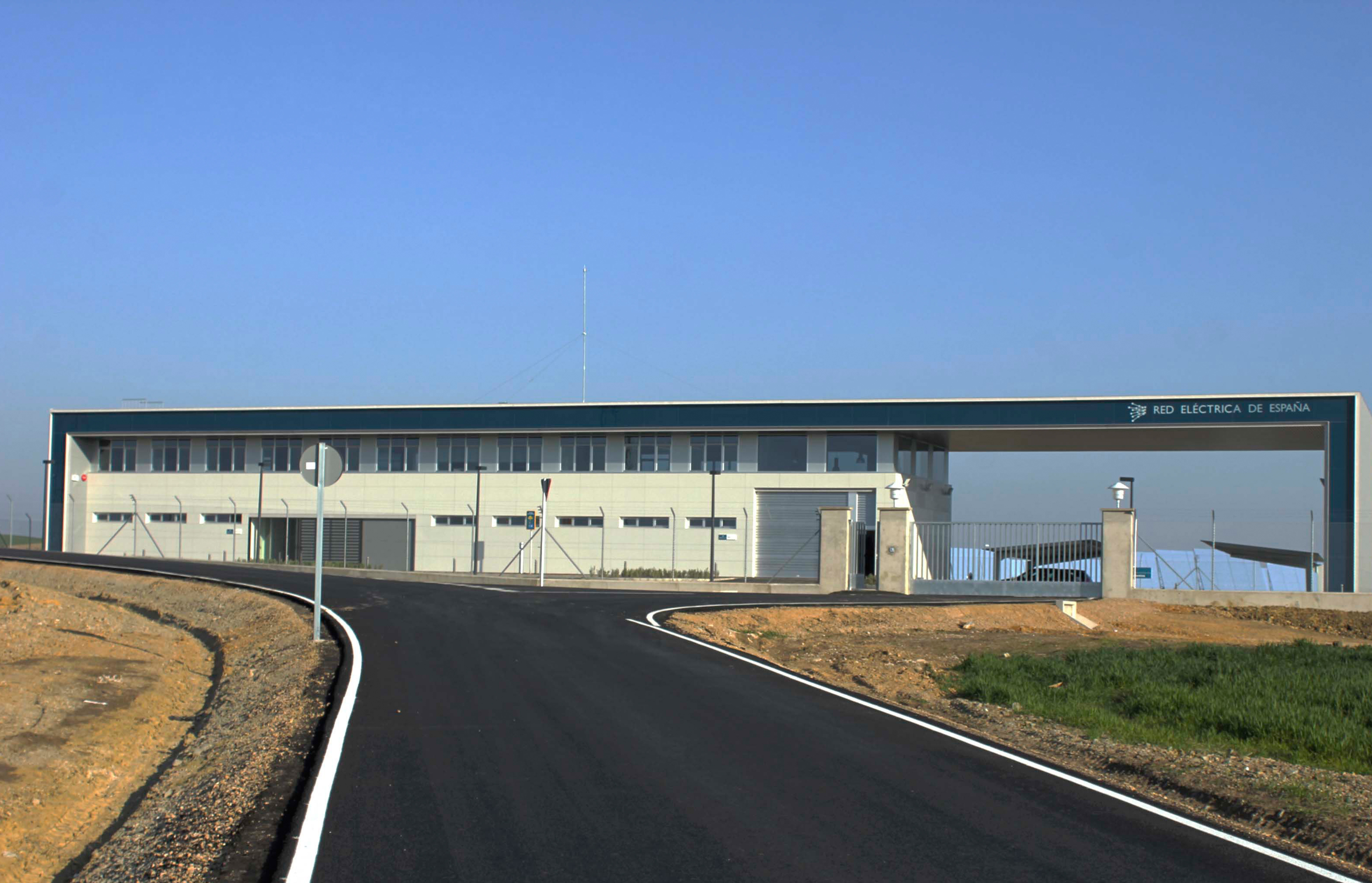 Centro de Mantenimiento de Casaquemada en Sanlúcar La Mayor (Sevilla)