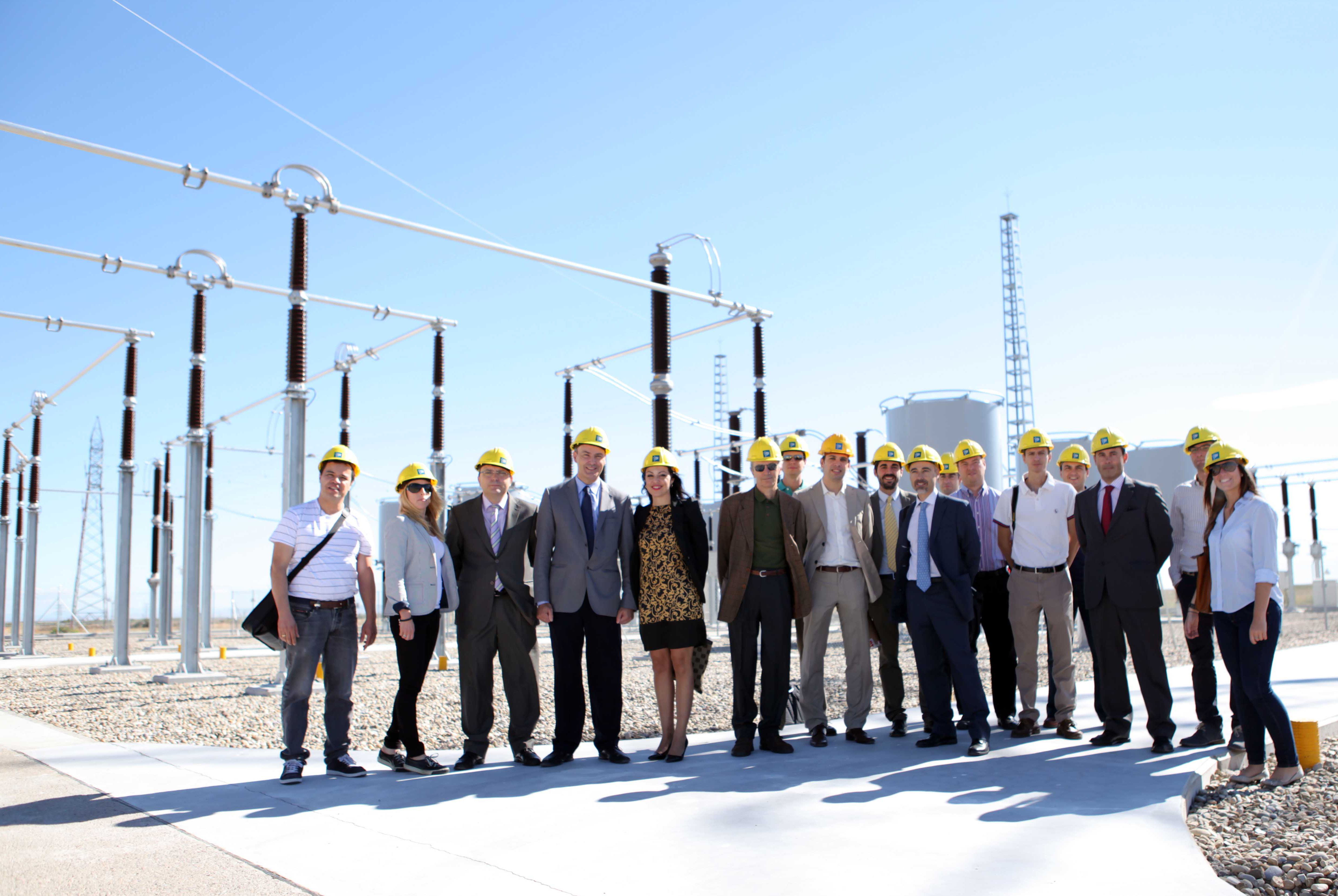 Un momento de la visita a la subestación de Magallón, elegida por el proyecto Twenties para la instalación de nuevas tecnologías que mejoren la integración de energía eólica