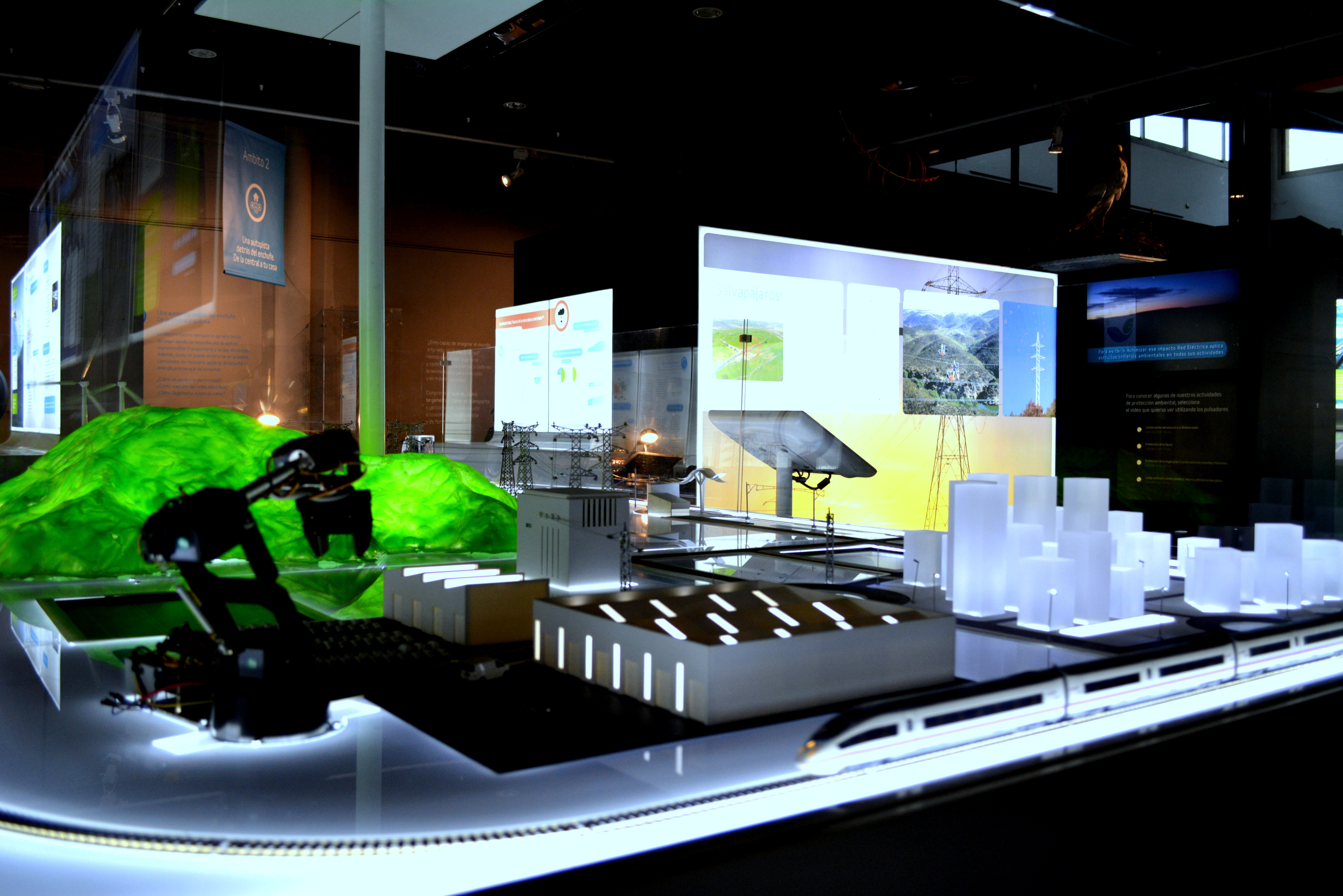 Maqueta del sistema eléctrico Vista parcial de la maqueta.