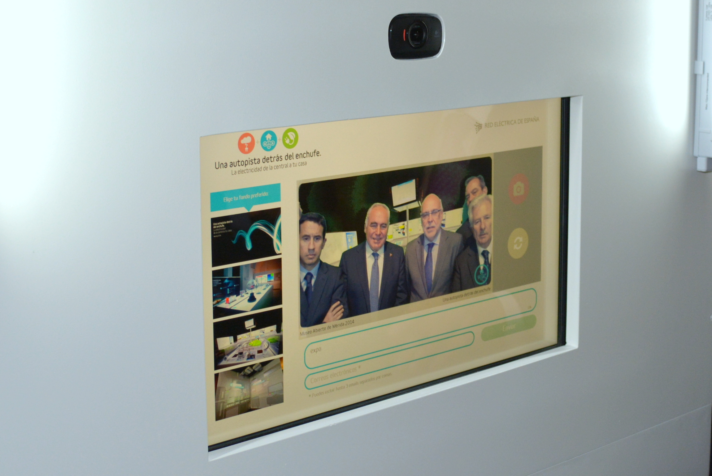 Inauguración de ExpoREE en Mérida Selfie (autofoto) de las autoridades.