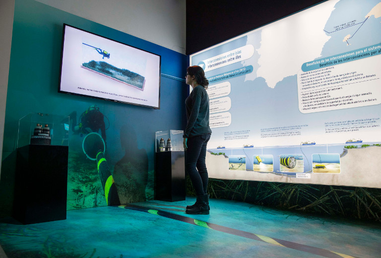 Underwater interconnections ExpoREE shows visitor how electricity is manifested, produced and transported.