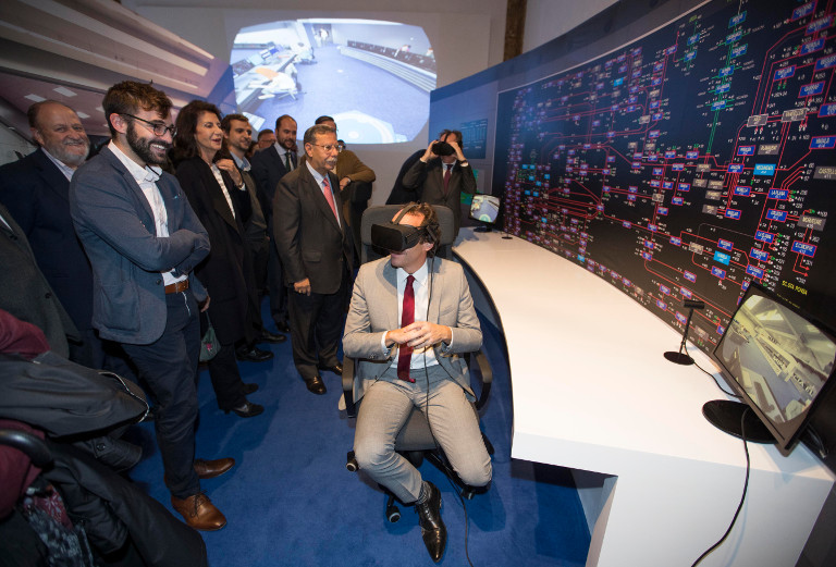 Opening of ExpoREE in Palma de Mallorca Red Eléctrica officials, trying out interactive games available at the exhibition.