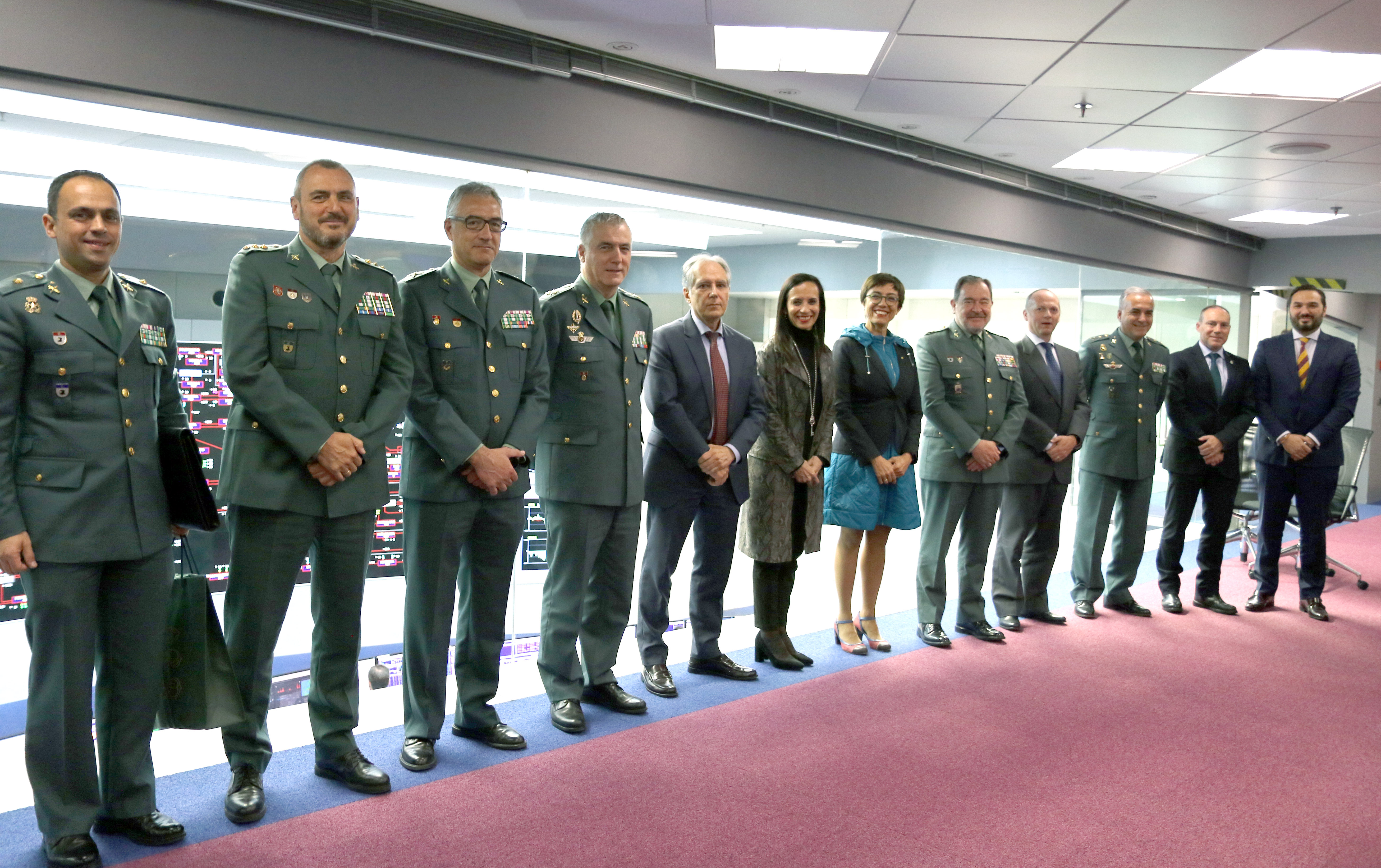 Visita de la directora general de la Guardia Civil al Centro de Control de Red Eléctrica