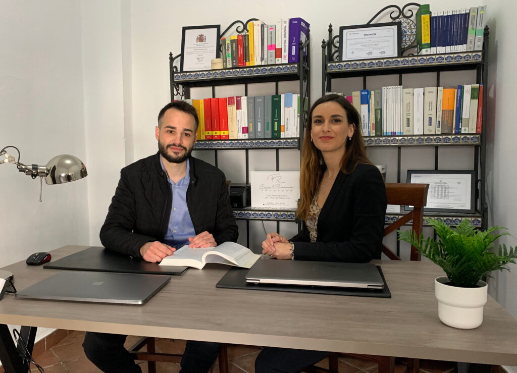 Raquel and Manuel, in their office, at Corteconcepción (Huelva).