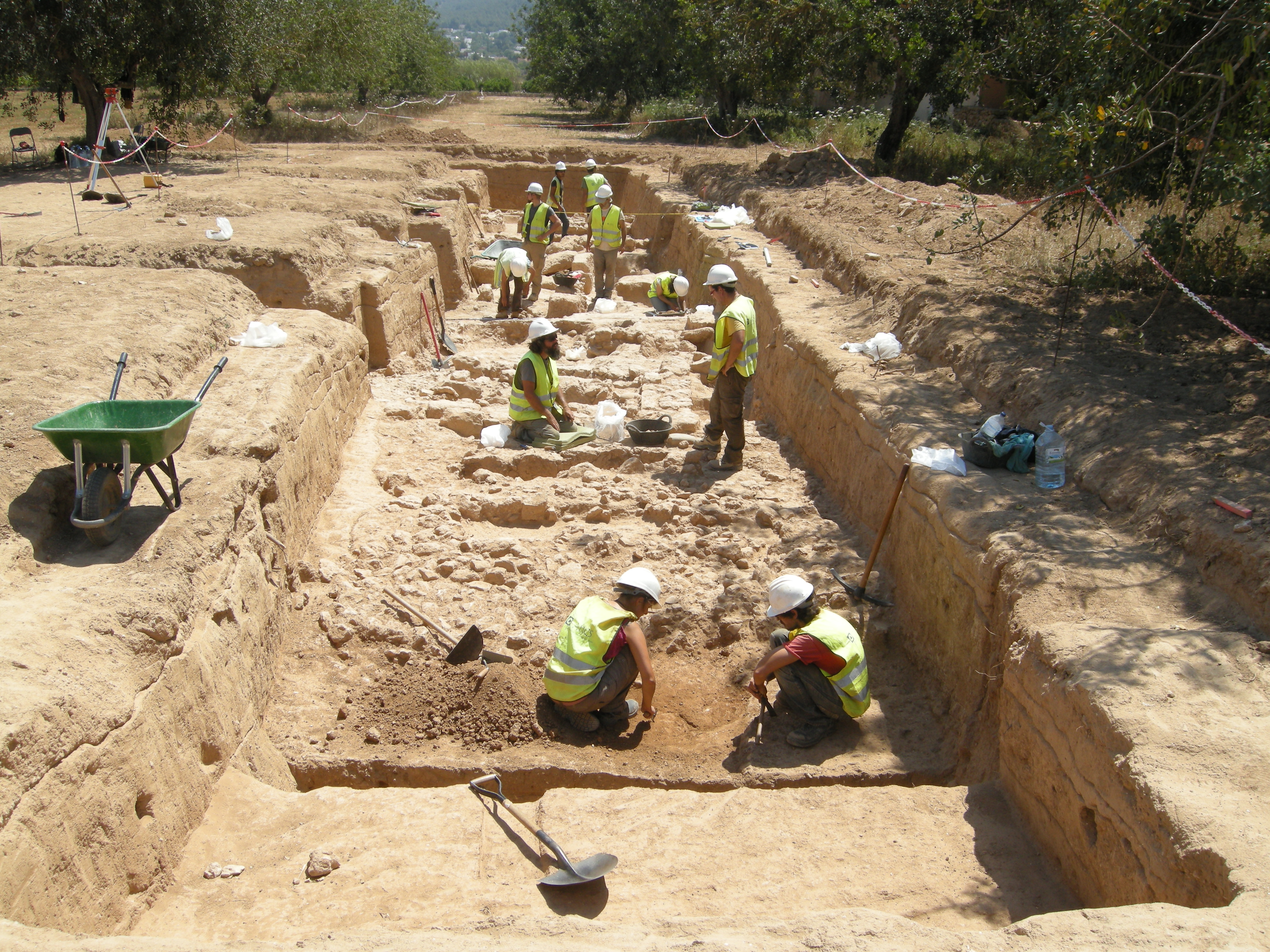 Excavación arqueológica en el yacimiento de Can Malat