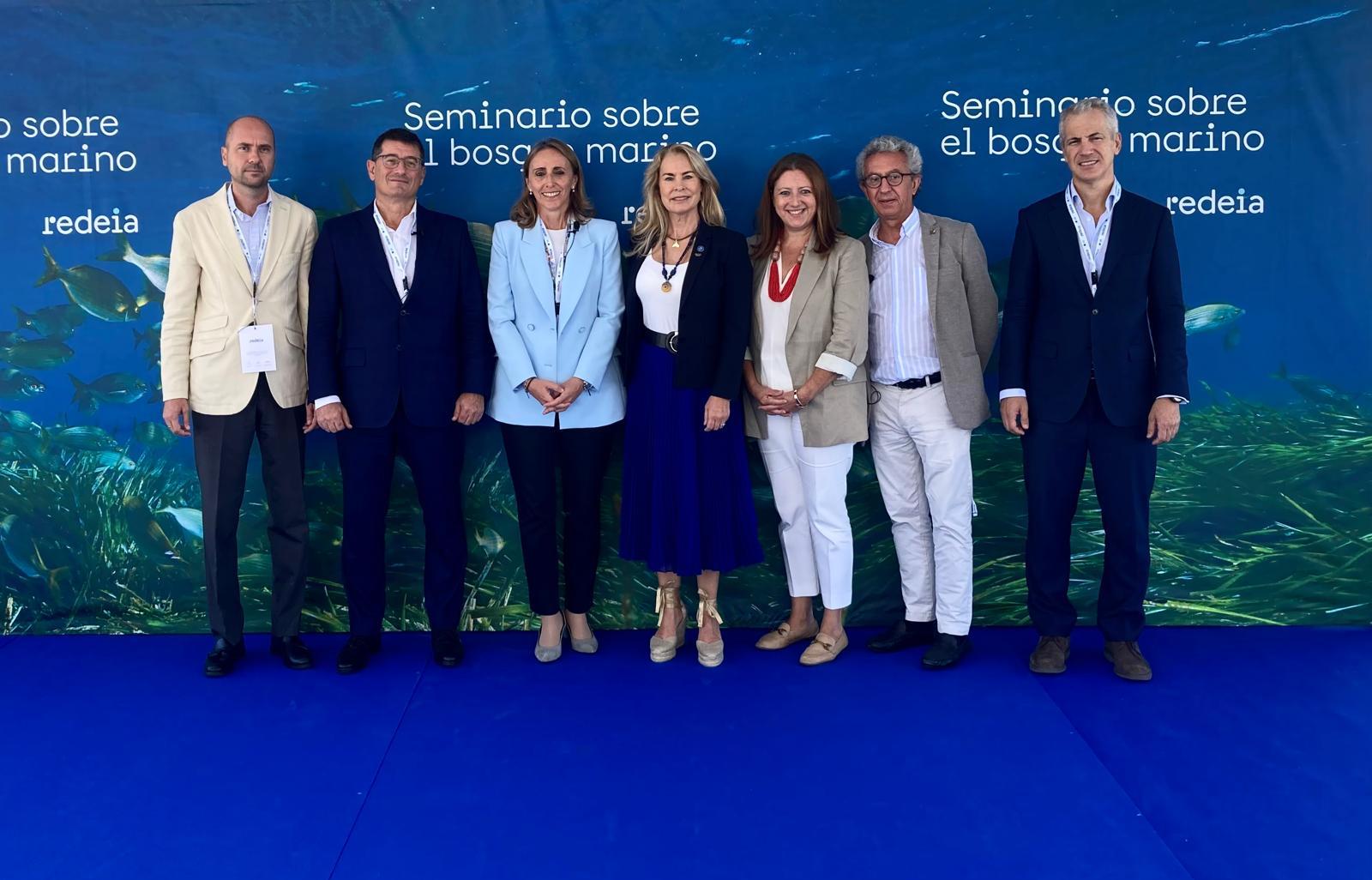 Grupo de personas en un photocall