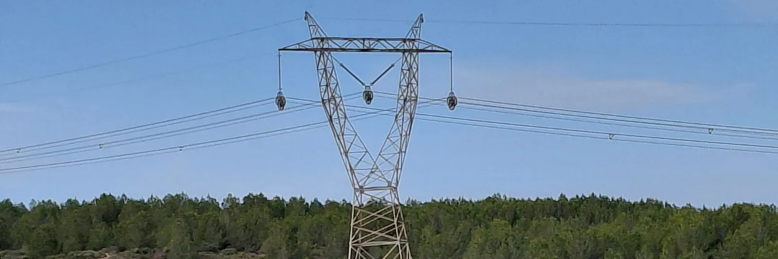 Red Eléctrica refuerza la red de transporte de la provincia de Valencia con la repotenciación de la línea Godelleta-Requena 400 kV 