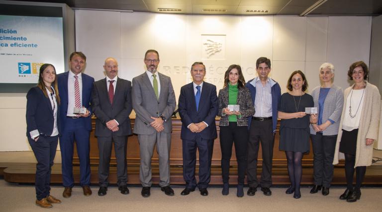 The Chairman of Red Eléctrica de España, José Folgado; the Corporate Director of Resources, Ángel Mahou, and the Manager of the Human Resources area, Jose Antonio Vernia, presents the awards