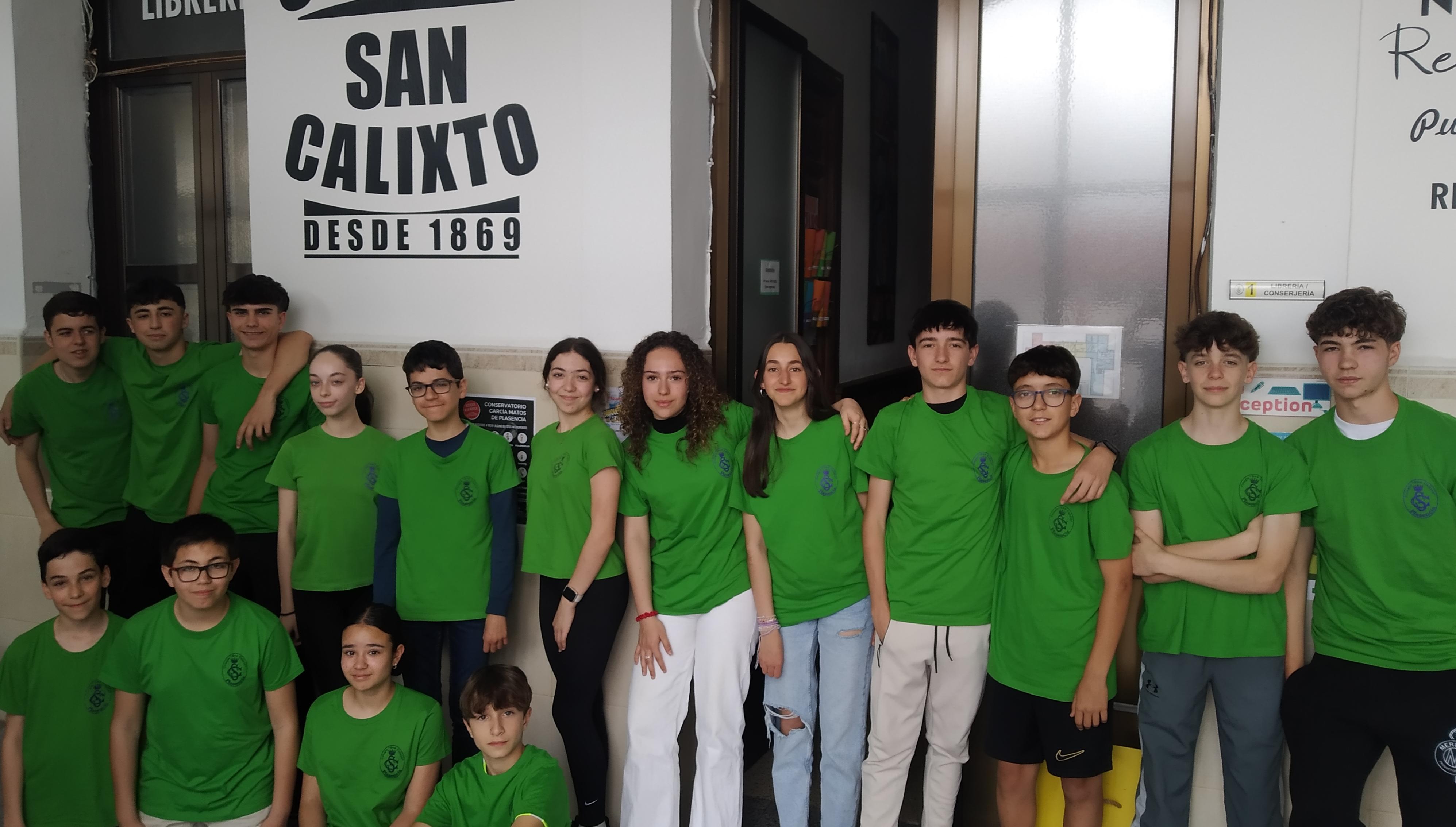 Alumnos del Colegio San Calixto de Plasencia, ganadores de la final extremeña de Entreredes