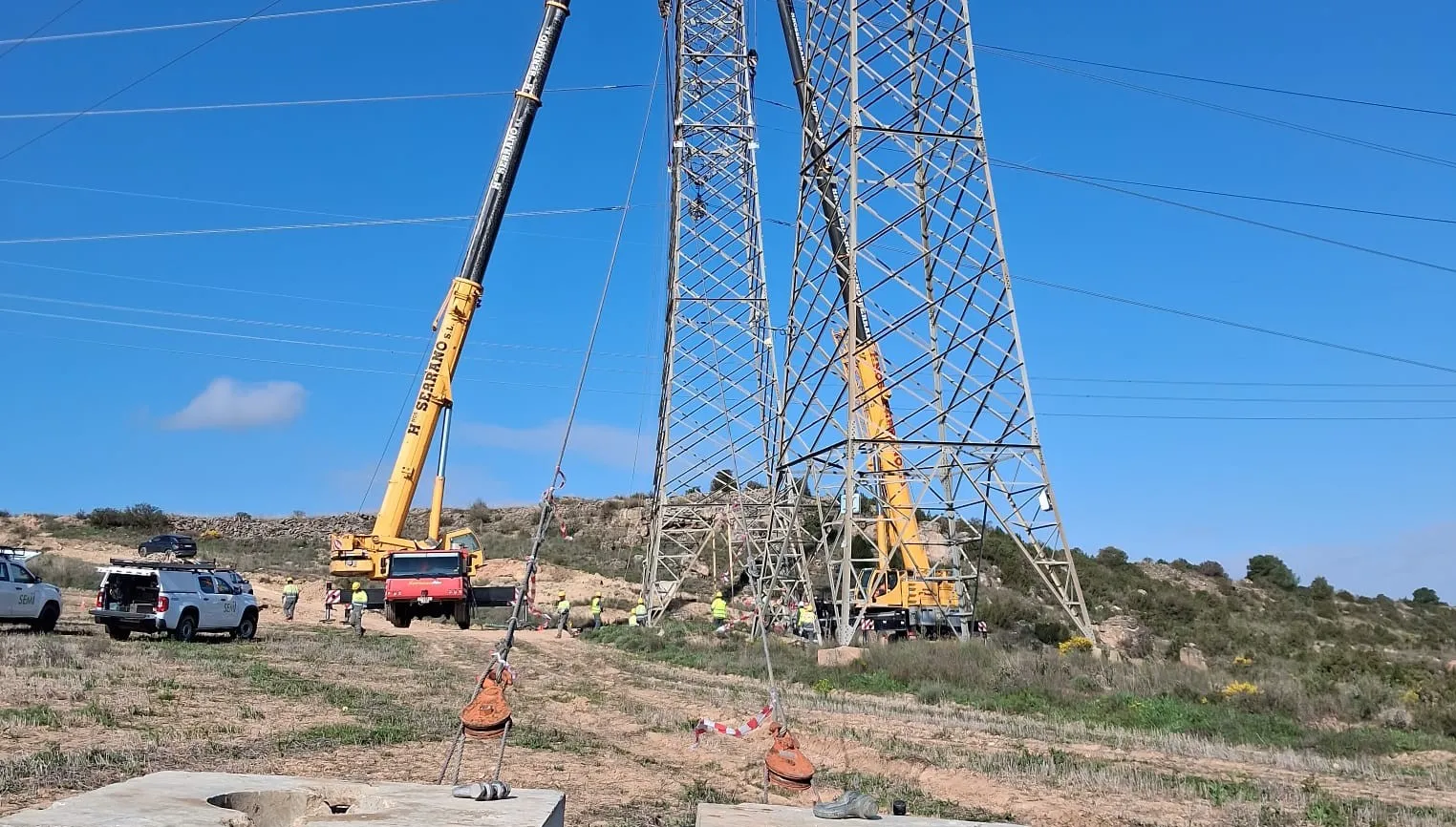 Red Eléctrica repotencia la línea Aragón-Escatrón de 400 kV para aumentar la capacidad de transporte entre las provincias de Teruel y Zaragoza