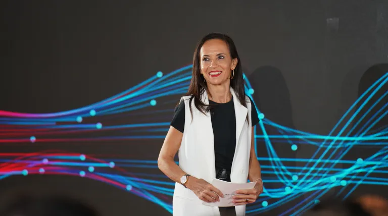 <p>“No hay ámbito ni sector que no se encuentre impactado por la tecnología. Los importantes desafíos a los que hacemos frente en la actualidad solo pueden abordarse a través de la innovación”, así lo ha manifestado hoy la presidenta del Grupo Red Eléctrica, Beatriz Corredor, durante la apertura de las Innovation Sessions organizadas por Elewit, la plataforma tecnológica del Grupo. En el encuentro, Corredor ha destacado la apuesta del Grupo por el desarrollo de soluciones tecnológicas innovadoras para impul