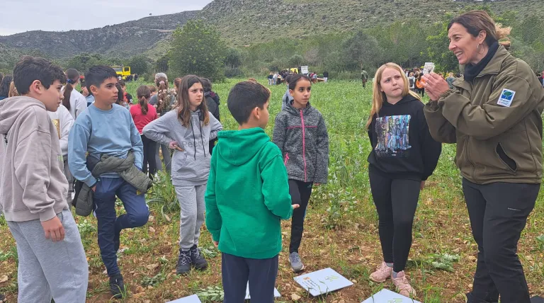 Escolares de quinto y sexto de Primaria visitan el Bosque de Sa Duaia (Mallorca).