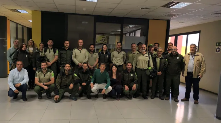Agentes medioambientales de Extremadura asisten a la formación de prevención de incendios y avifauna de Red Eléctrica en Cáceres.
