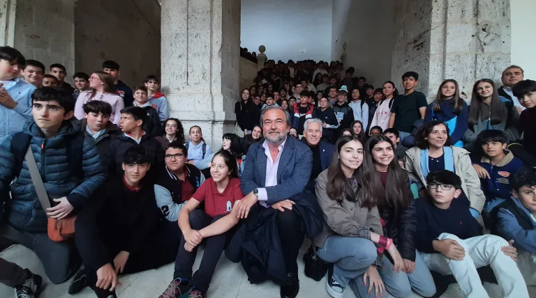 Más de 12.000 alumnos de ESO de 59 centros de Castilla y León han participado en la fase autonómica de este certamen, en el que se compite por ganar a Entreredes, un juego creado por Red Eléctrica para explicar la red de transporte de energía eléctrica a los más jóvenes.