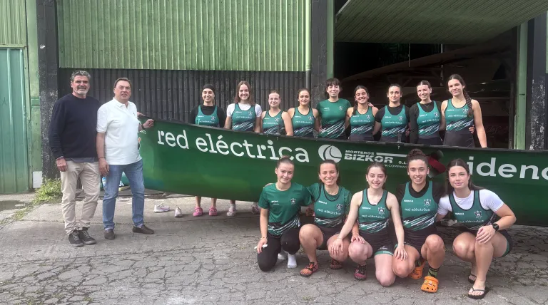 Red Eléctrica renueva su apoyo al remo femenino de Kaiku para la temporada 2026