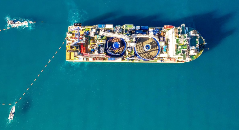 Barco cablero entre Ibiza y Formentera