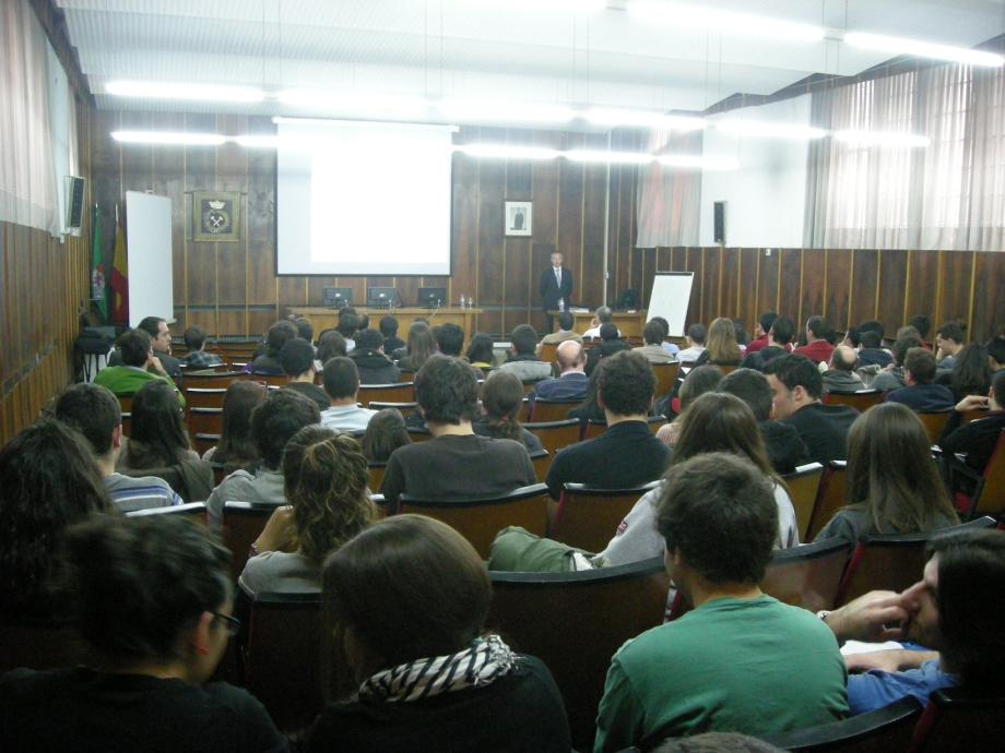 Red Eléctrica en tu Comunidad Autónoma Charlas informativas en centros de enseñanza de Castilla y León.