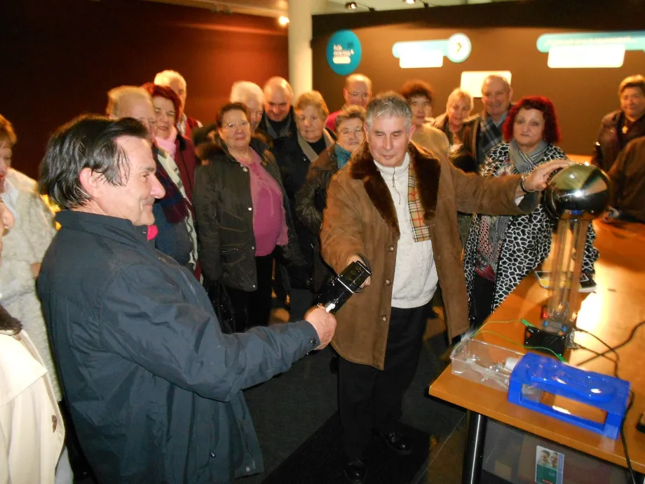 Information sessions in elderly people centres in Castilla y León.