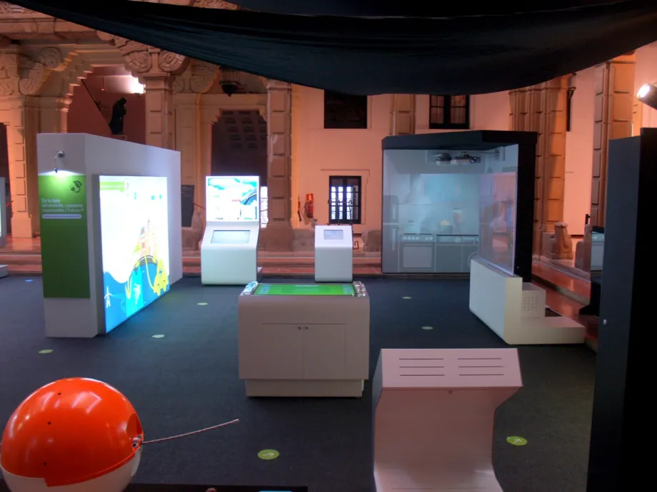 The exhibition aims to improve society’s understanding of the need to develop the transmission grid.