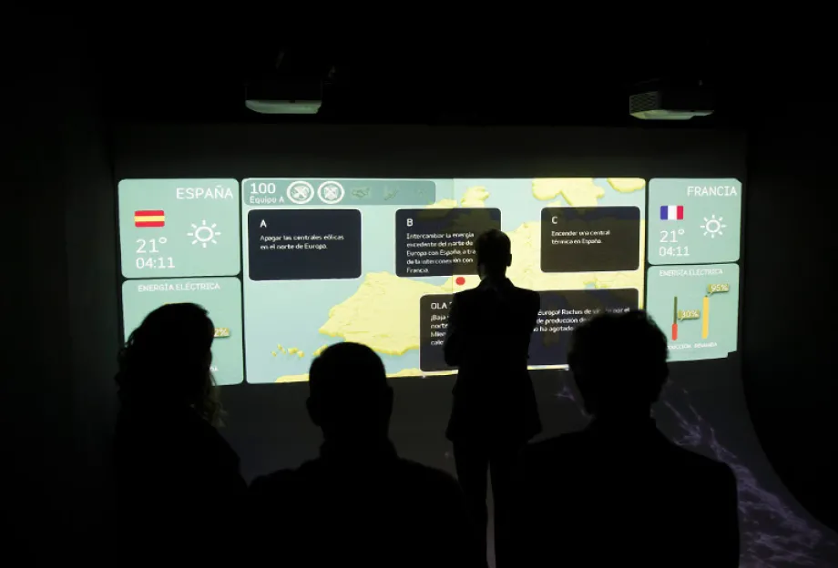 Red Eléctrica te invita a participar, experimentar y descubrir la electricidad y el proceso del suministro eléctrico.