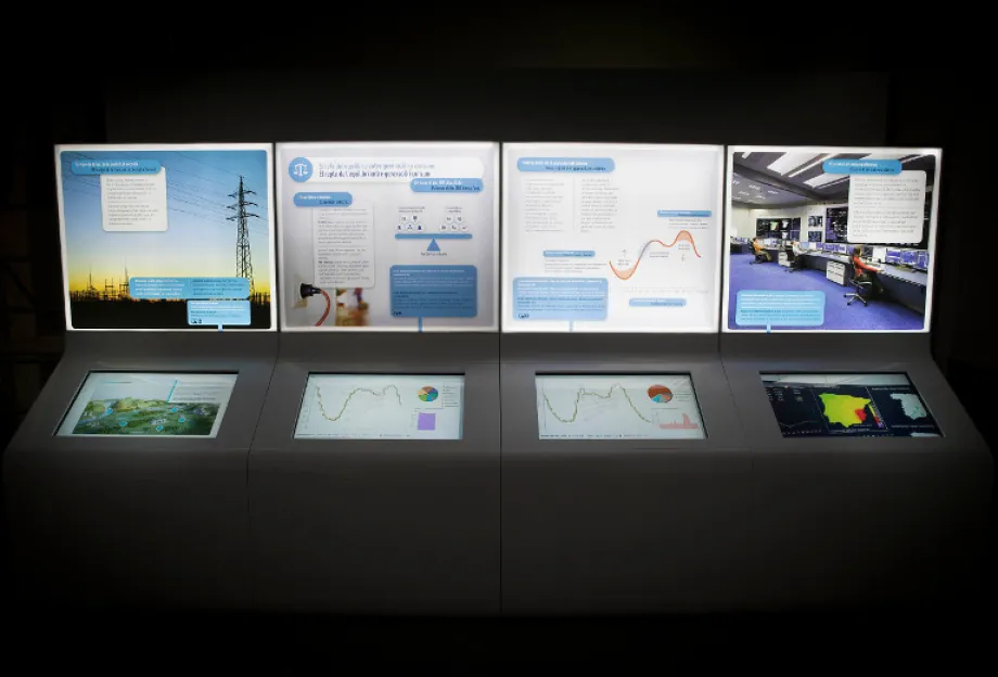 La exposición pretende mejorar la comprensión sobre la necesidad de desarrollar la red de transporte y los enlaces de interconexión.