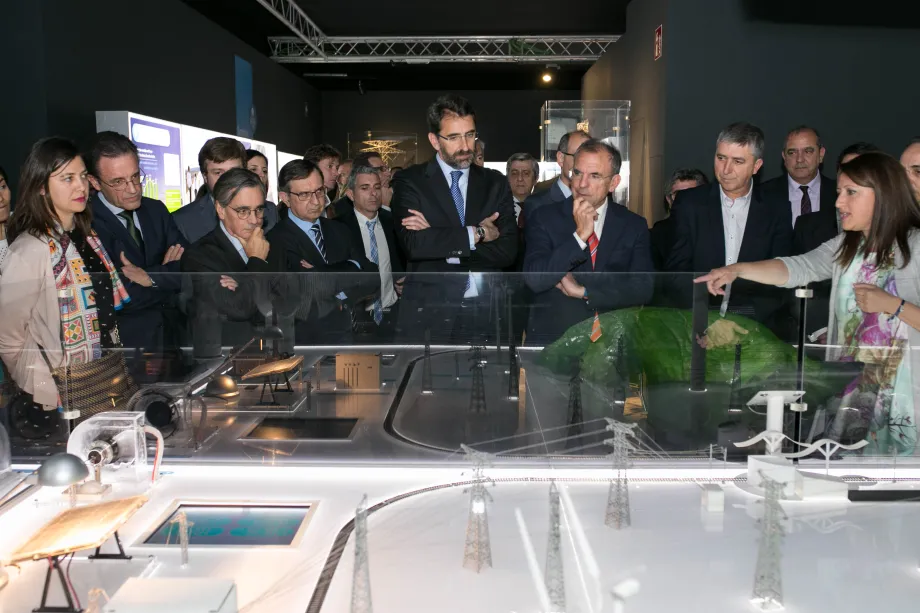Officials during the opening of the exhibit “A highway behind the wall socket” in Valencia.