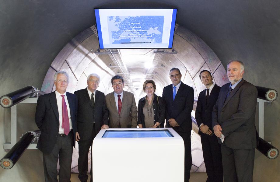 Dentro de la réplica del túnel de la interconexión con Francia.