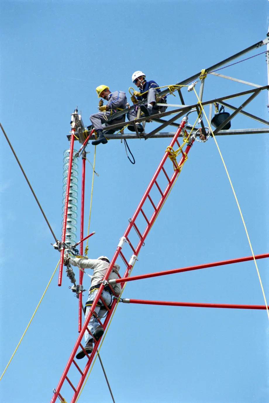 Sustitución de cadena de aisladores de suspensión