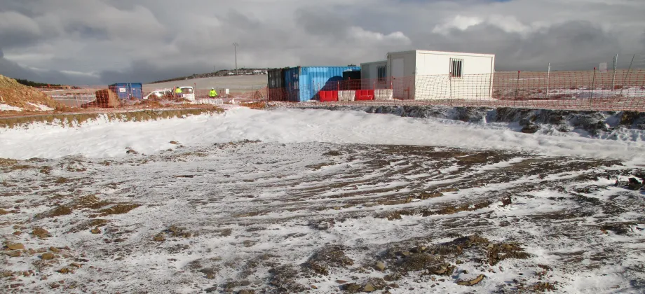 Capa de nieve cubriendo el yacimiento.