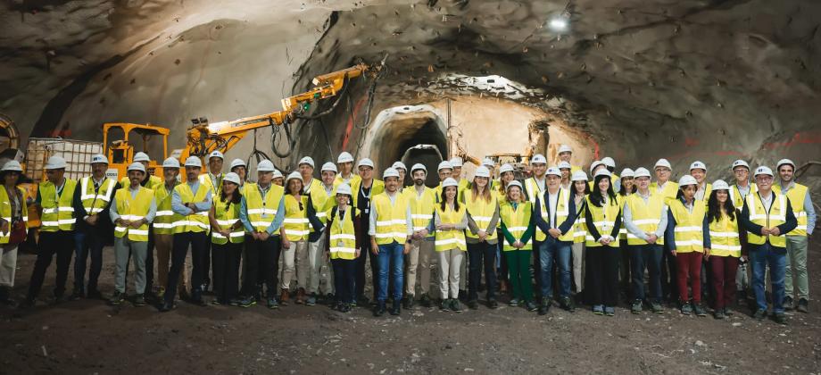 Caverna de Salto de Chira. Visita institucional