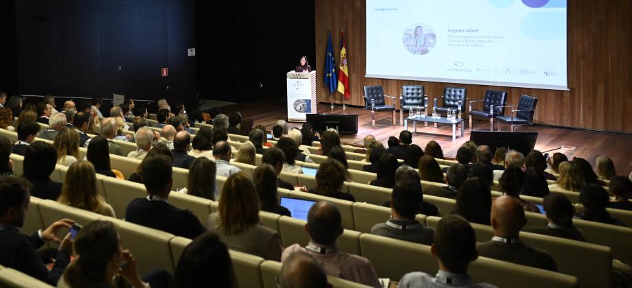 Más de 250 representante de administraciones, instituciones, empresas y expertos en arqueología han participado en las Jornadas de Patrimonio Cultural y Transición Energética celebradas el 24 y 25 de abril en el Museo Arqueológico Nacional. Red ha descubierto 40 hallazgos en el desarrollo de sus infraestructuras en los últimos años. 