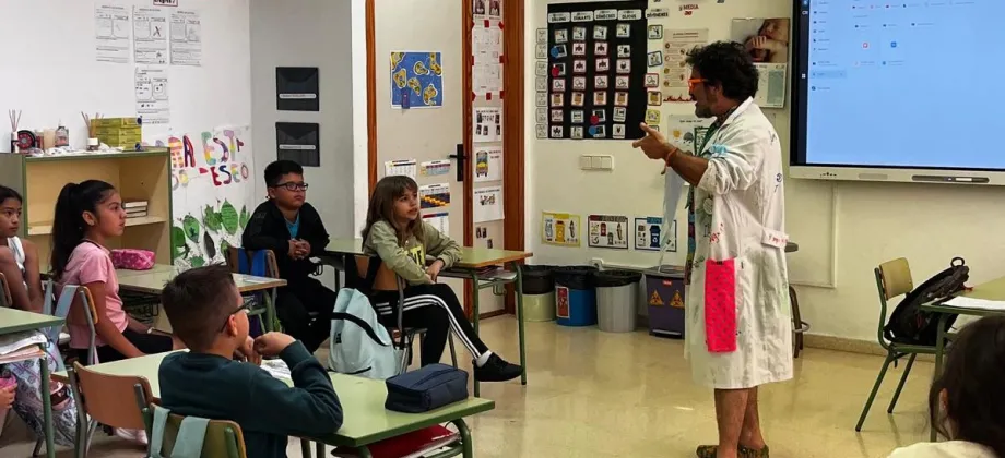 Un momento del taller con el profesor Molécula