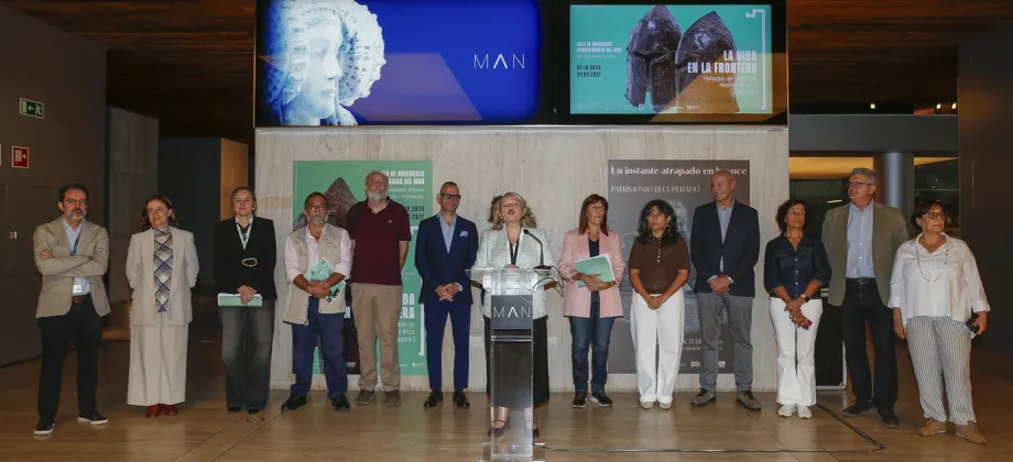 El delegado de Redeia en Aragón, Ignacio Lallana, participa en la inauguración de la muestra ‘La vida en la frontera. Hallazgos del Castillo de Monreal de Ariza’